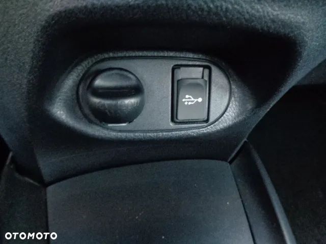 Toyota Yaris 1.33 Premium EU6 - 19