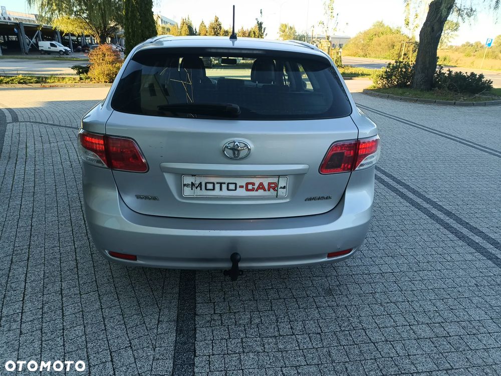 Toyota Avensis 1.8 Sol NAVI - 5