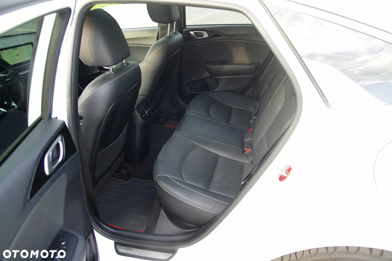 Kia ProCeed 1.6 CRDi GT Line DCT - 21