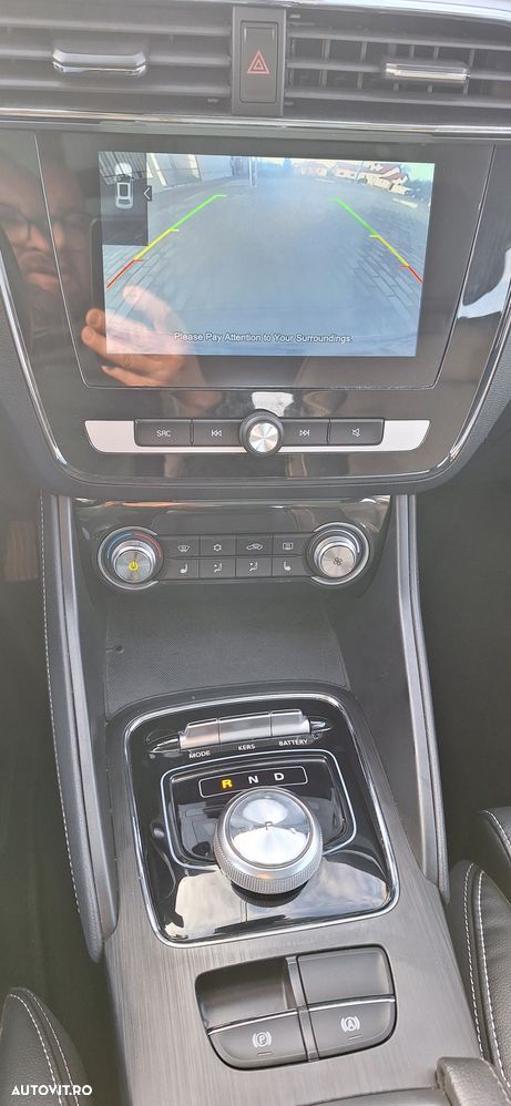 MG ZS EV Luxury - 18