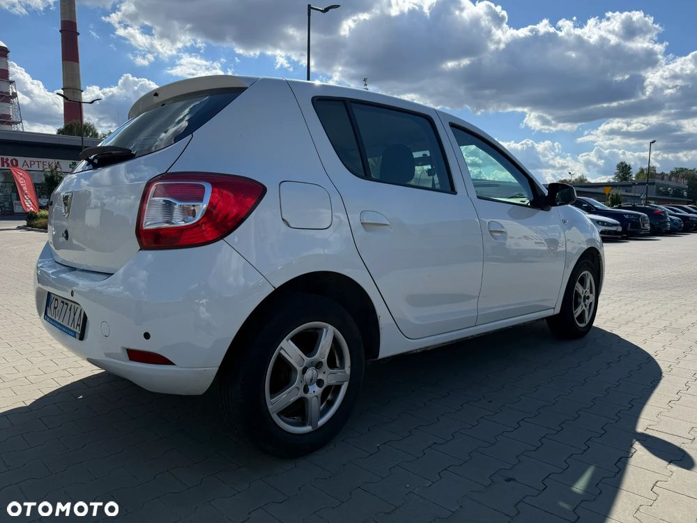 Dacia Sandero 1.2 16V Laureate - 11