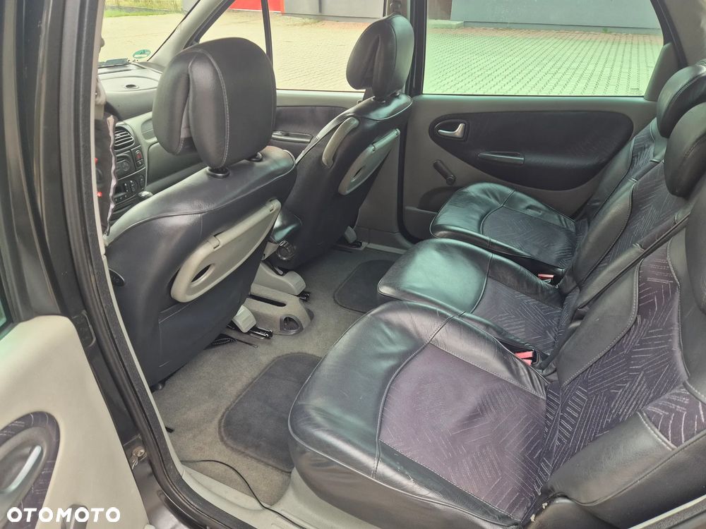 Renault Scenic - 9