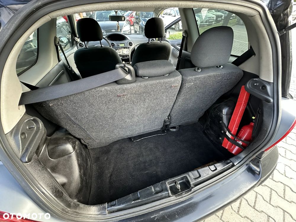 Toyota Yaris - 17