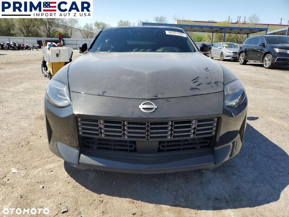 Nissan 370 Z - 5