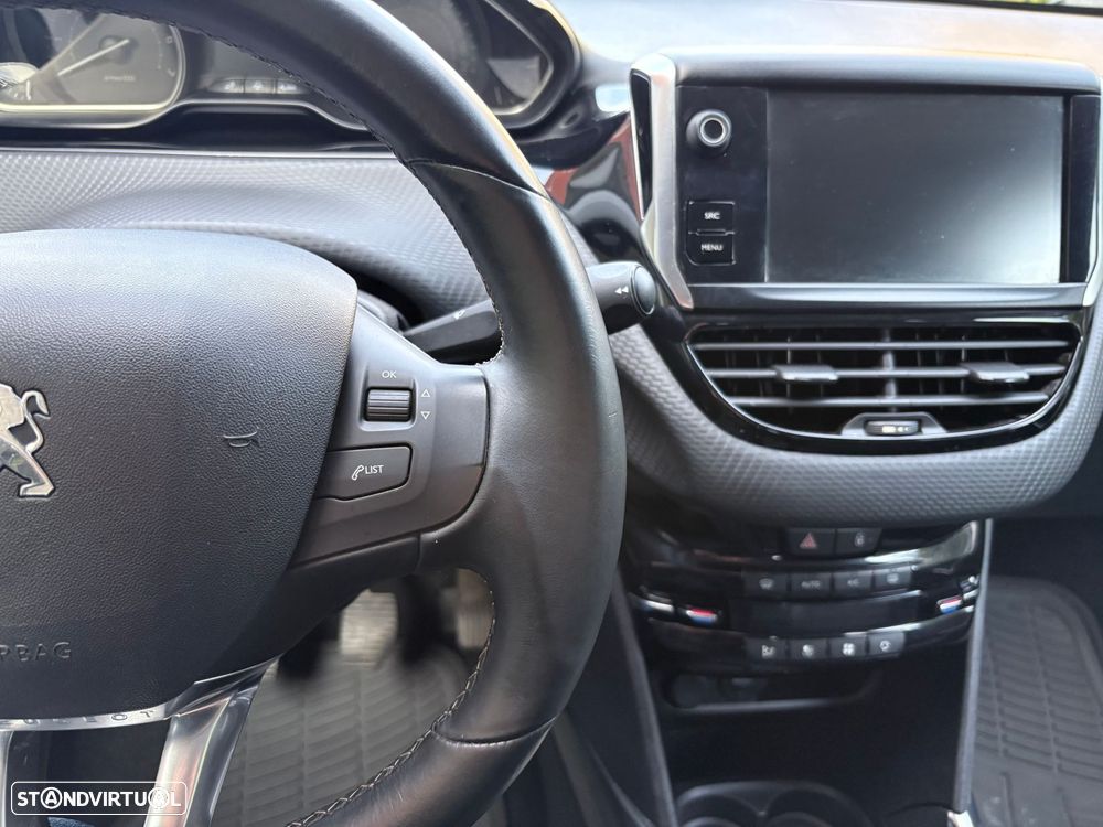 Peugeot 2008 1.2 PureTech Allure - 35