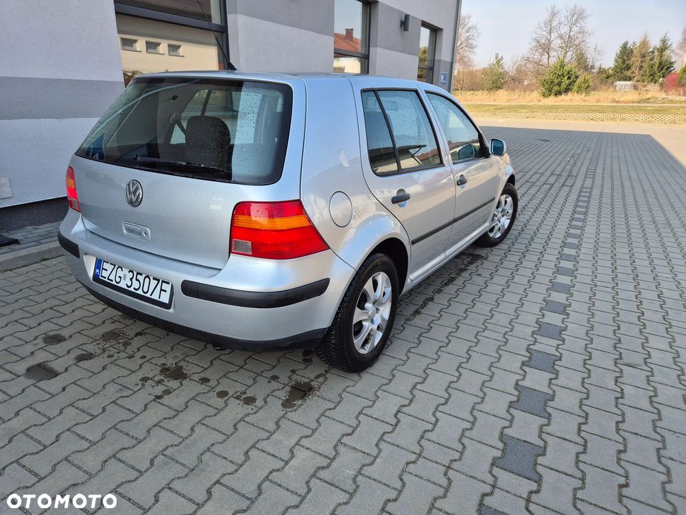Volkswagen Golf 1.6 Basis - 4
