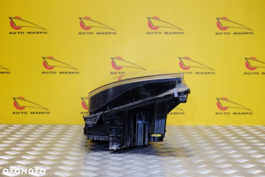 VOLVO FH II 2012- REFLEKTOR LAMPA PRZÓD XENON R EU - 4