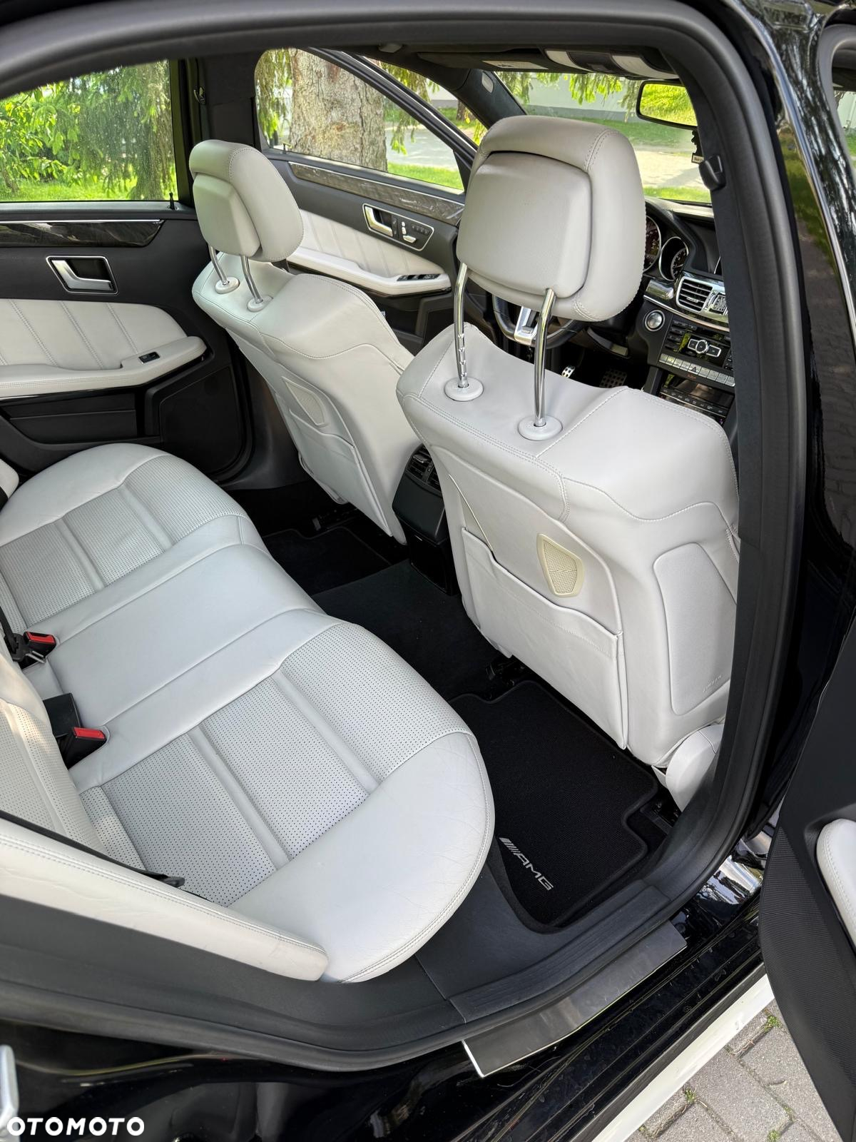 Mercedes-Benz Klasa E 63 AMG S 4-Matic - 14