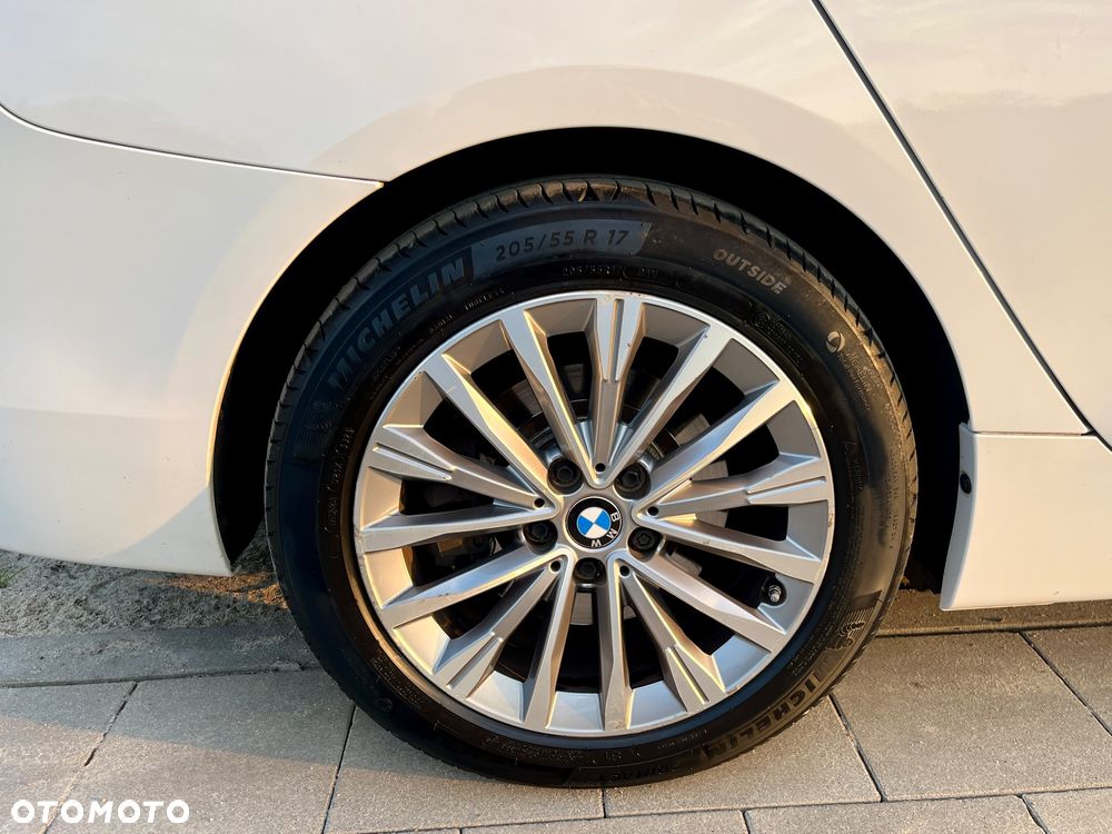 BMW Seria 2 220d xDrive Sport-Aut Luxury Line - 7