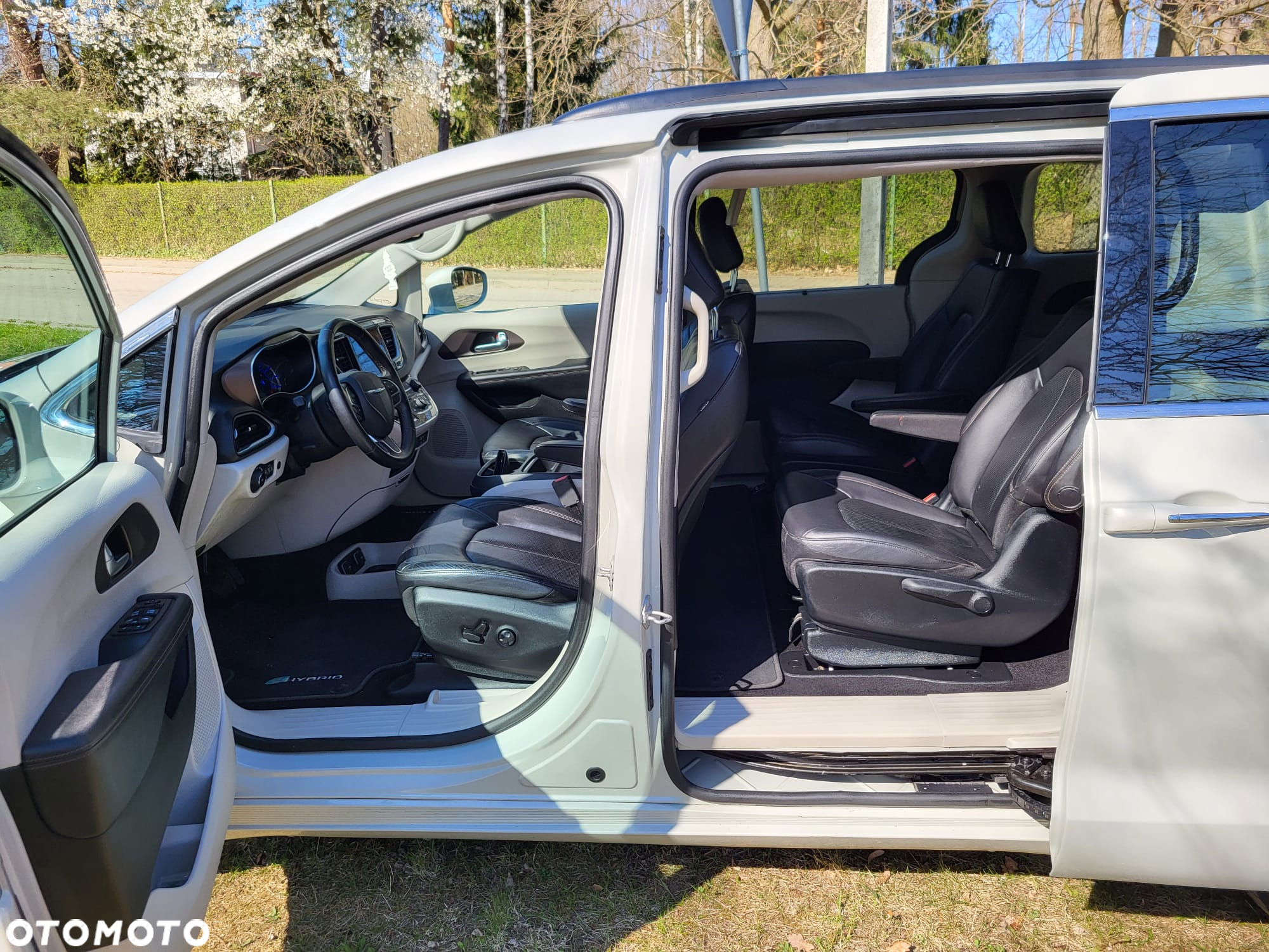 Chrysler Pacifica - 13
