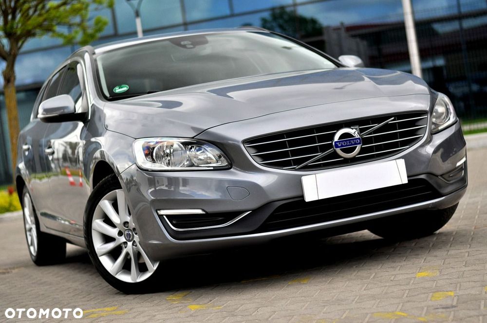 Volvo V60 D2 Momentum - 1