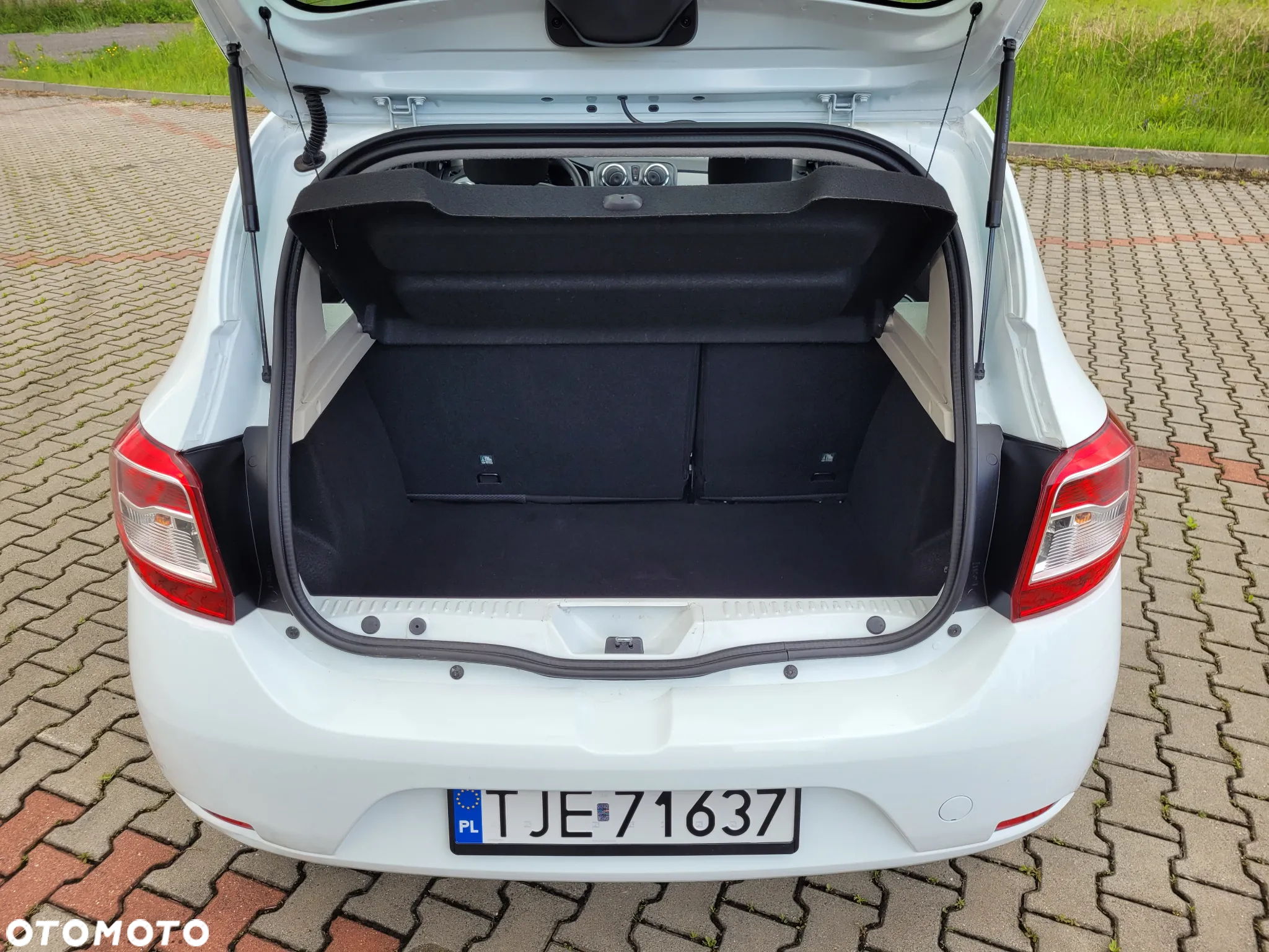 Dacia Sandero 1.2 16V 75 Laureate - 27