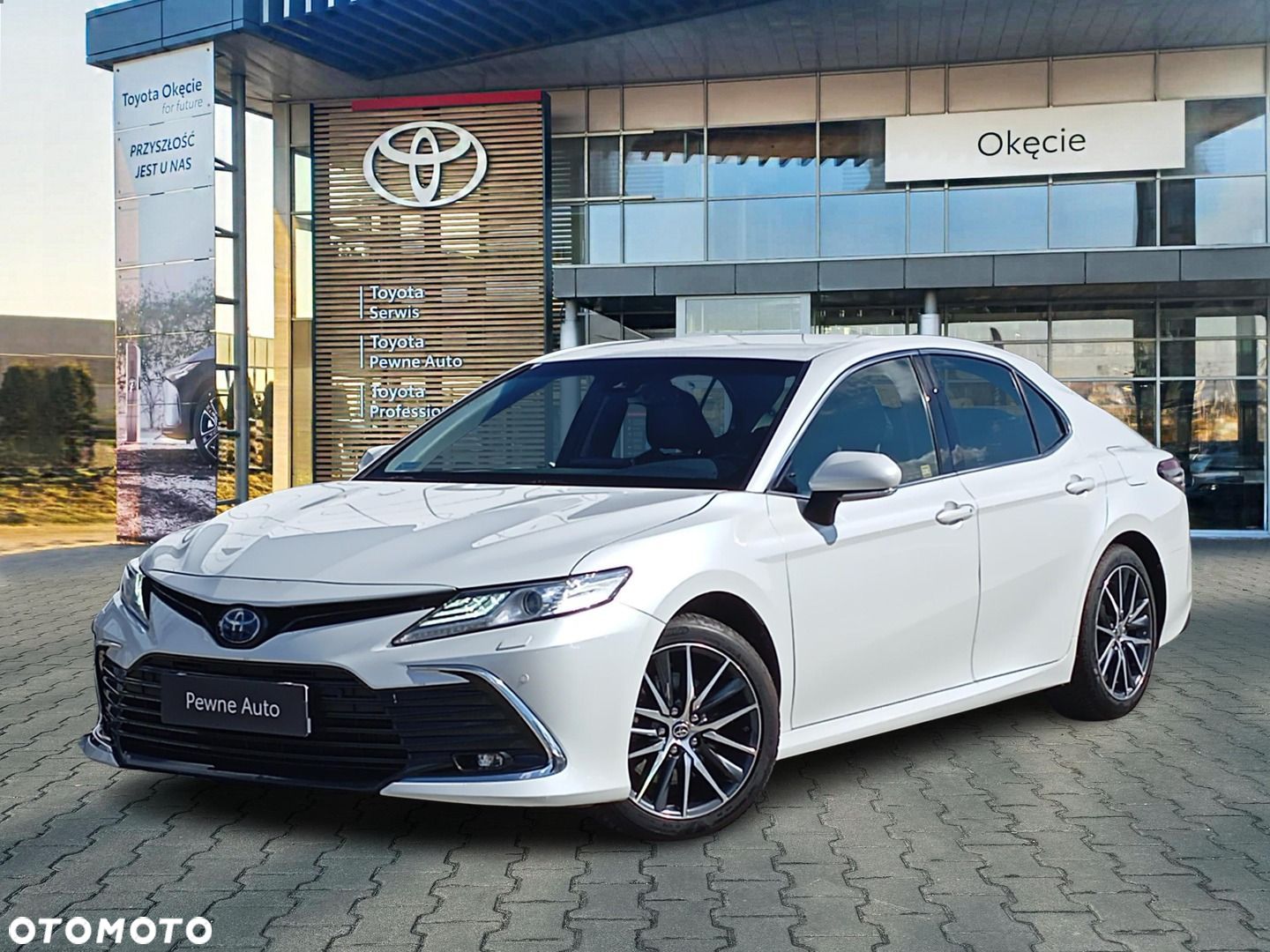 Toyota Camry 2.5 Hybrid Executive CVT - 1