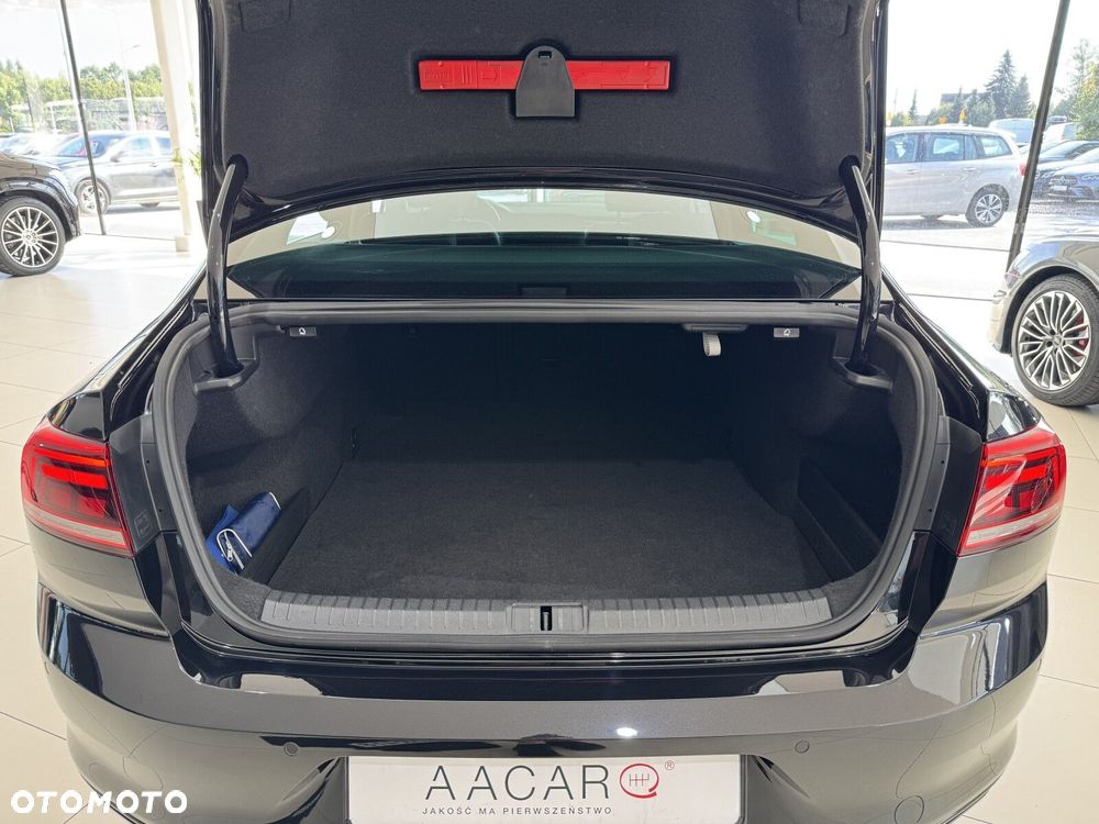 Volkswagen Passat 2.0 TDI EVO Business DSG - 17