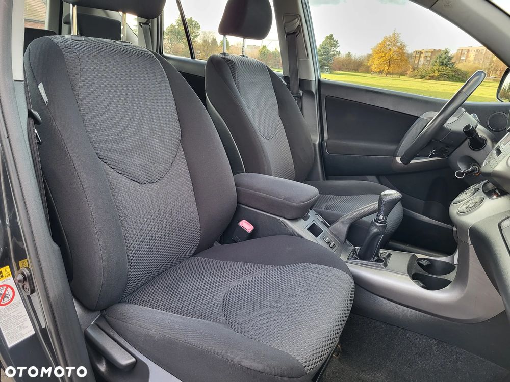 Toyota RAV4 2.0 VVT-i Sol - 16