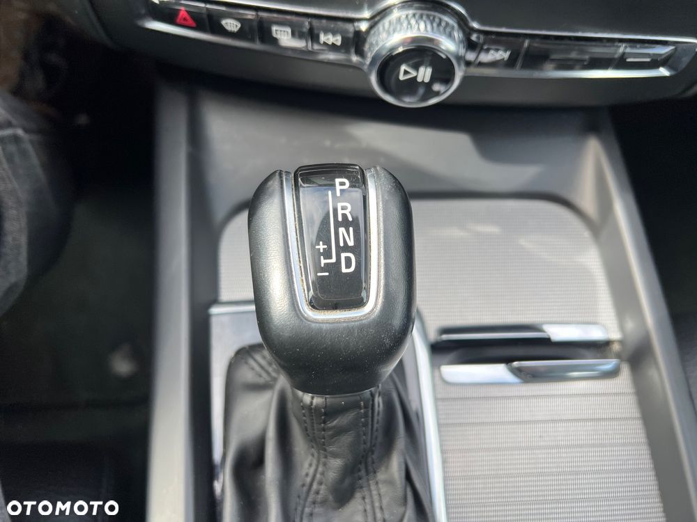 Volvo XC 60 D3 Drive-E R-Design Momentum - 35