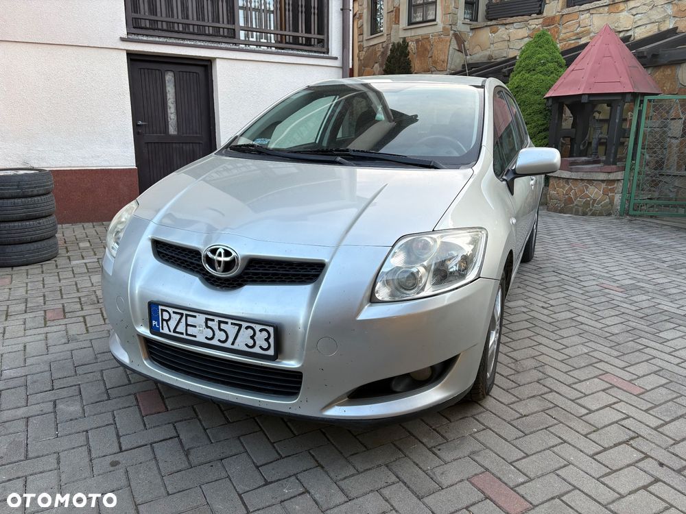 Toyota Auris 1.4 D-4D Luna - 1