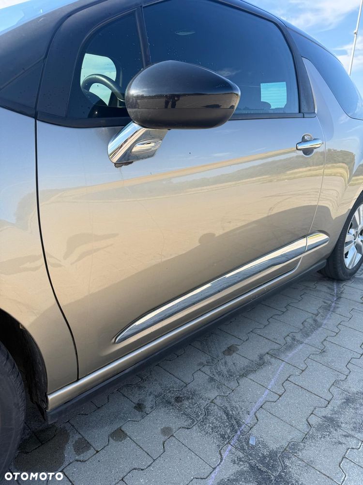 Citroën DS3 1.6 HDi SoChic - 8