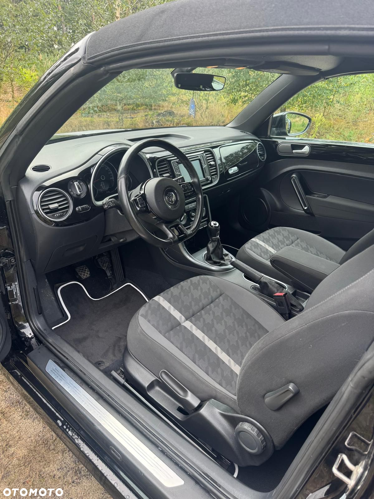 Volkswagen Beetle The Cabriolet 2.0 TDI BlueMotion Technology Design - 22