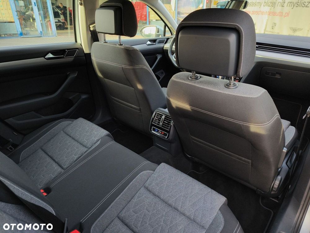 Volkswagen Passat - 24