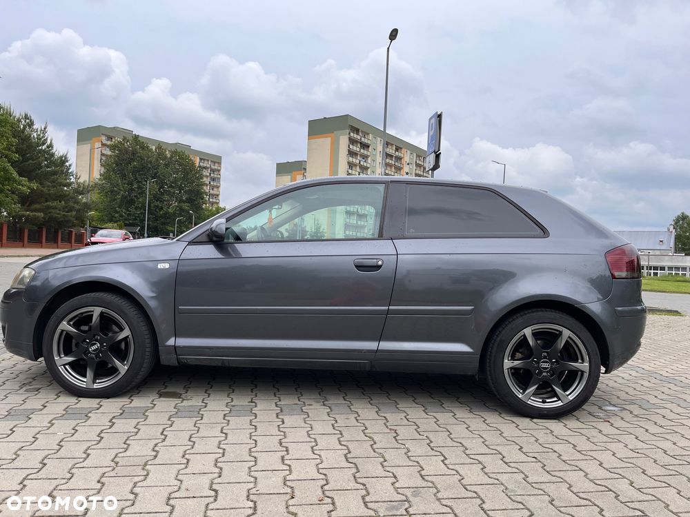 Audi A3 2.0 FSI Ambition - 4