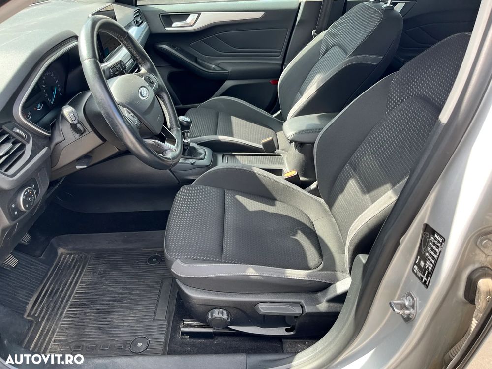 Ford Focus - 11