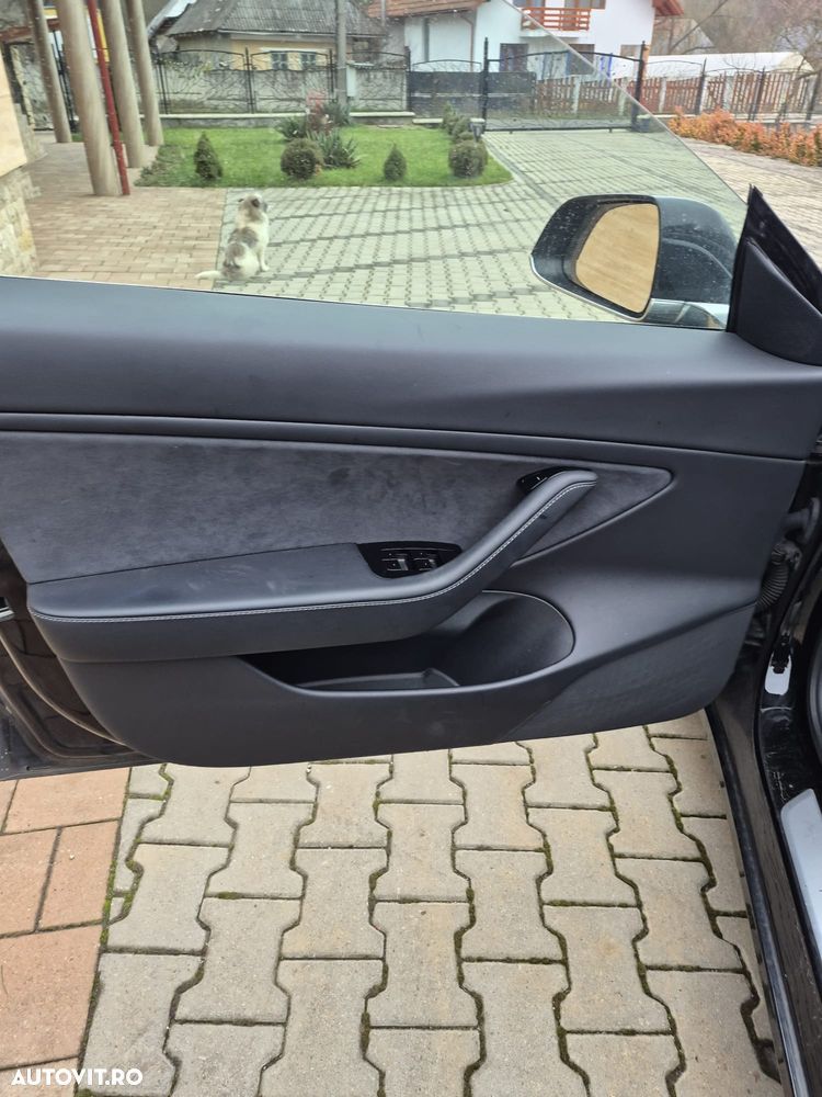 Tesla Model 3 Long Range - 6