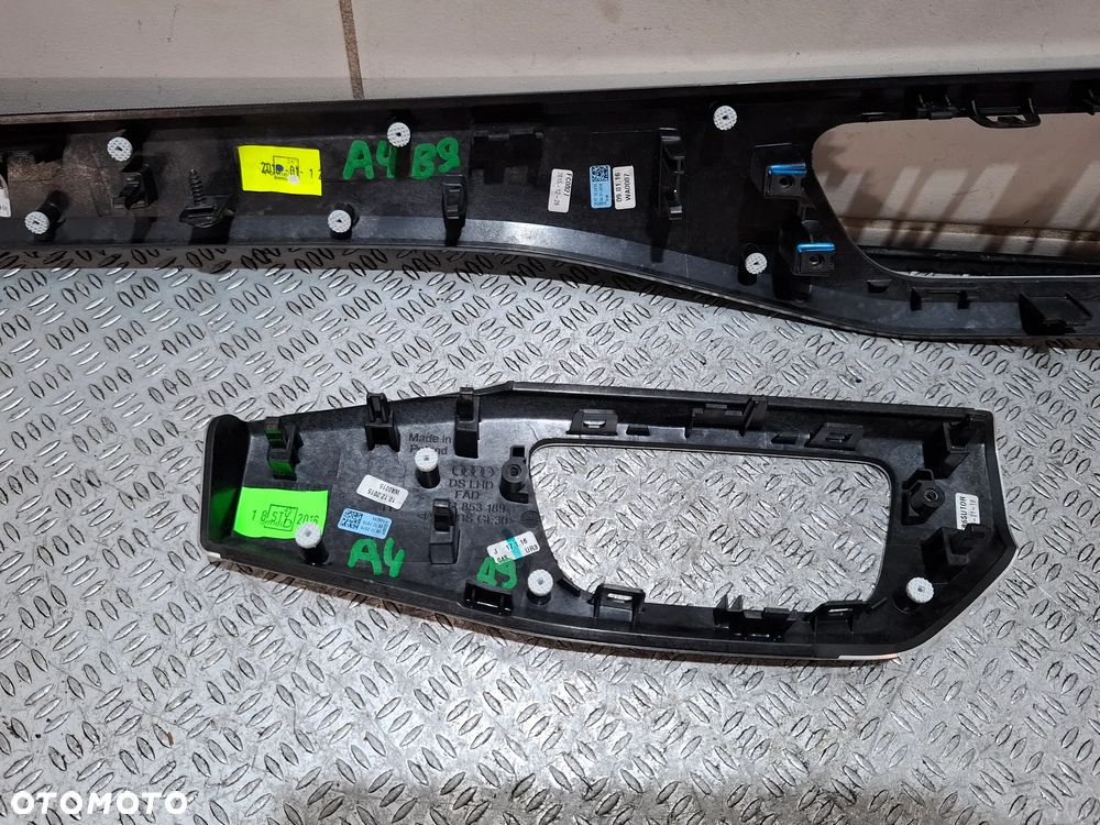 Dekor deski kokpitu Audi A4B9 Rok 2016 komplet - 7