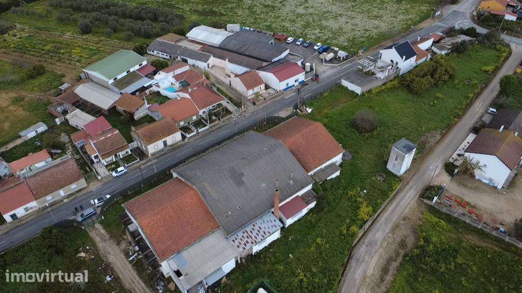 Armazém com terreno urbano e PIP aprovado - Grande imagem: 3/6