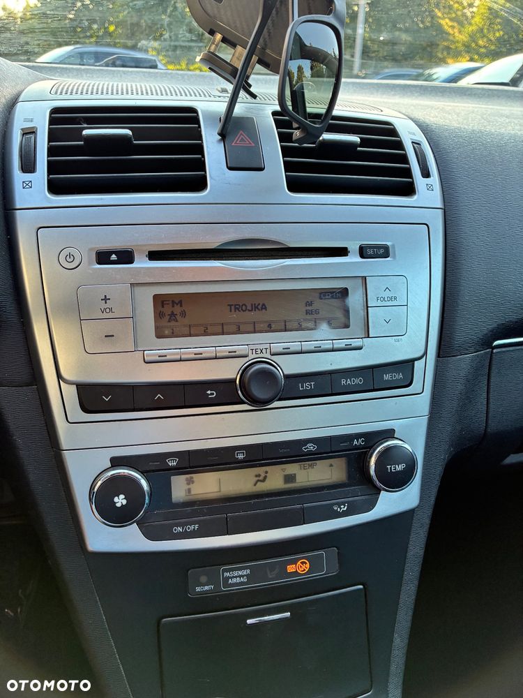 Toyota Avensis 2.0 D-4D - 10