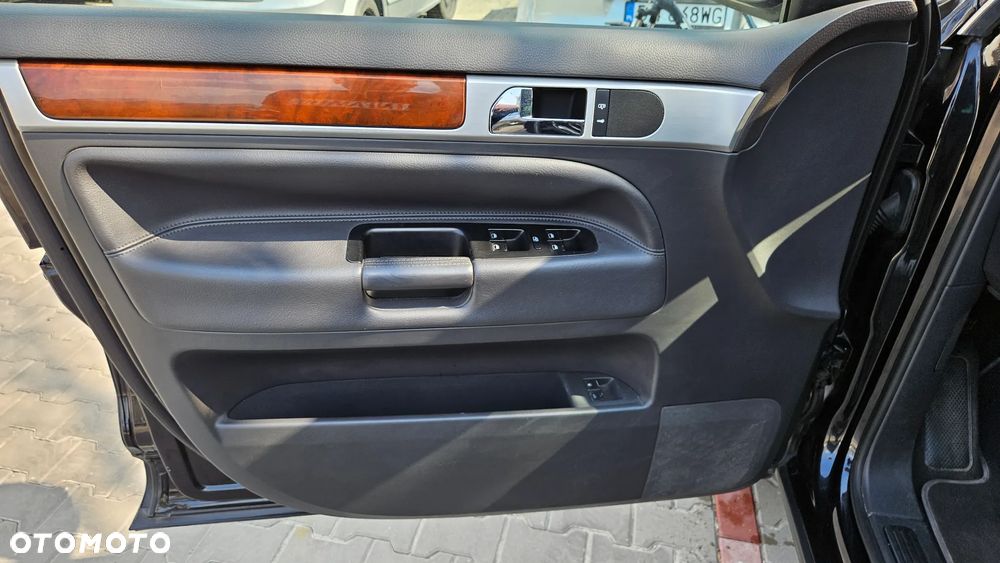 Volkswagen Touareg 4.2 V8 Automatik - 8