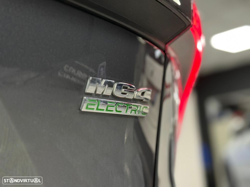 MG MG4 64 kWh Luxury - 9