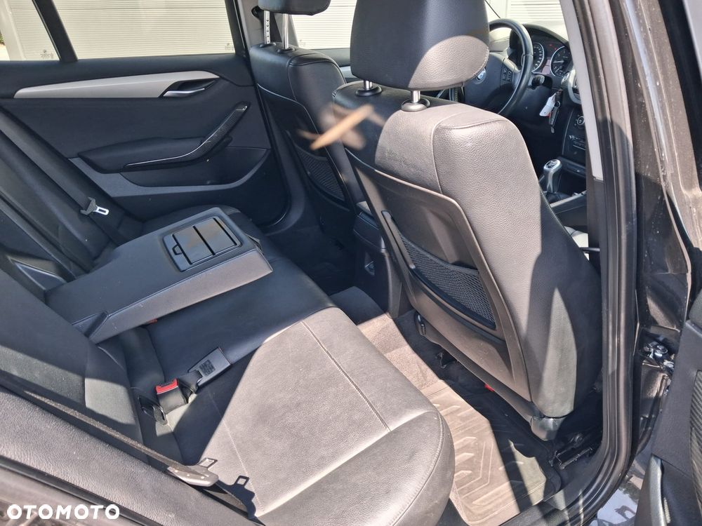 BMW X1 sDrive18i Sport Line - 17