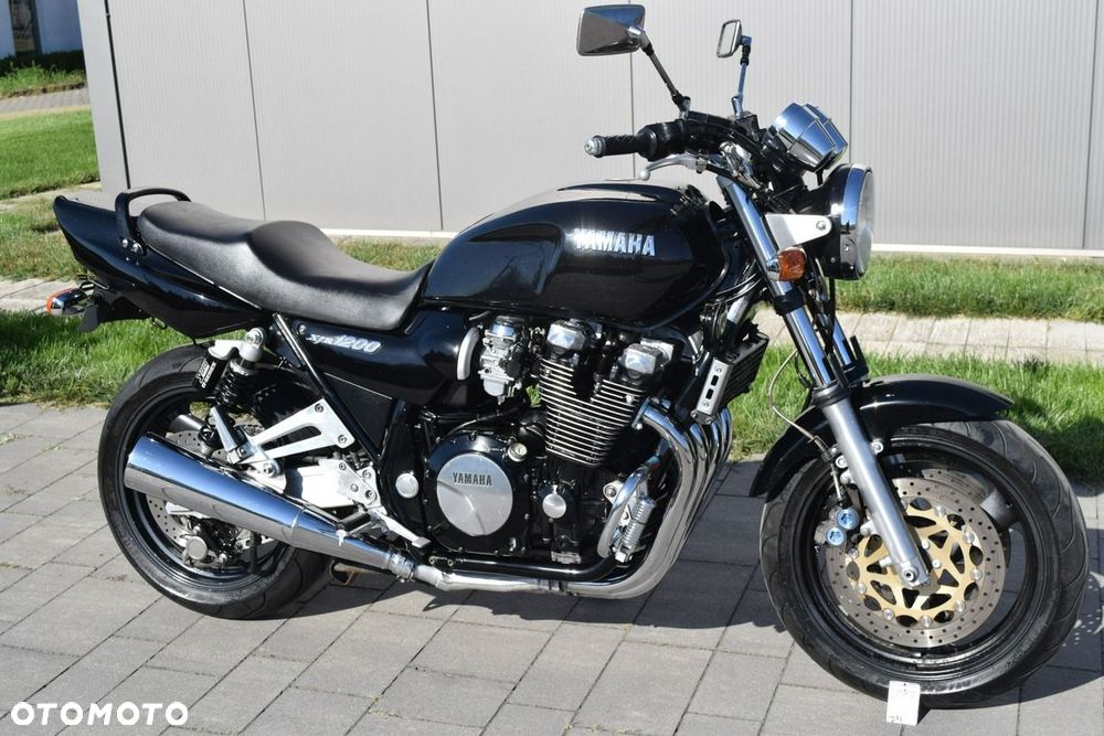 Yamaha XJR - 1