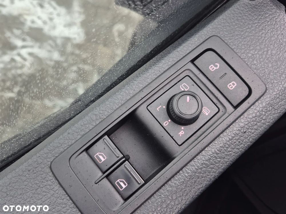 Volkswagen Multivan 2.0 TDI L1 Comfortline DSG - 32