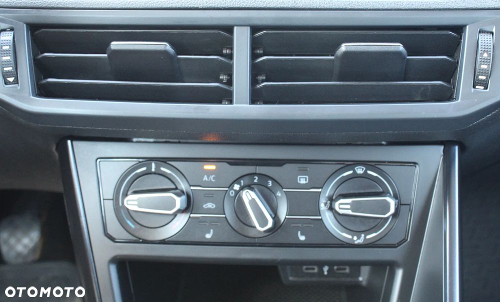Volkswagen Polo 1.0 Life - 35