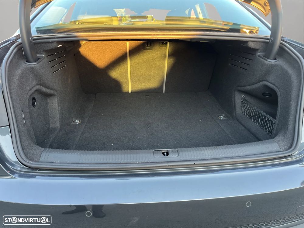 Audi A4 30 TDI S tronic design - 21