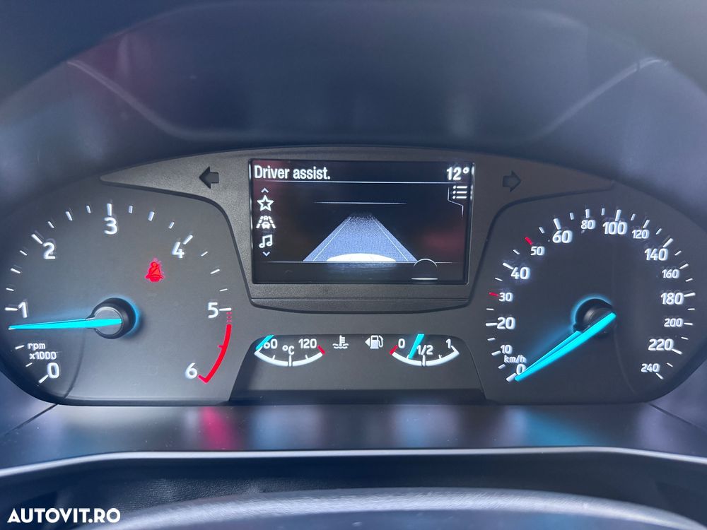 Ford Focus 1.5 EcoBlue Connected - 8