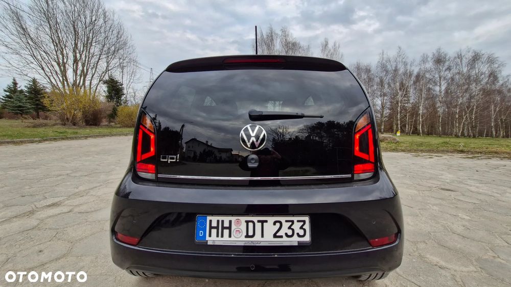 Volkswagen up! Active - 18