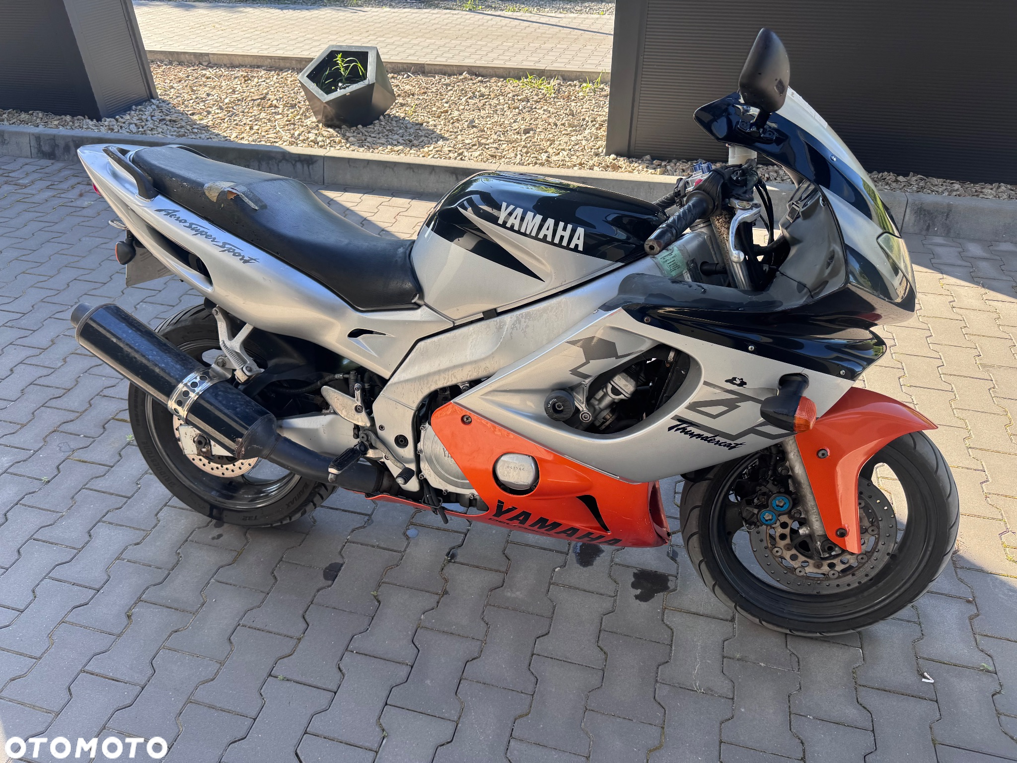 Yamaha R6 - 4