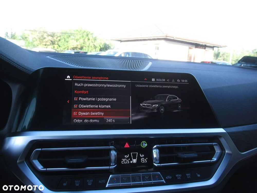 BMW Seria 3 320i Luxury Line - 22