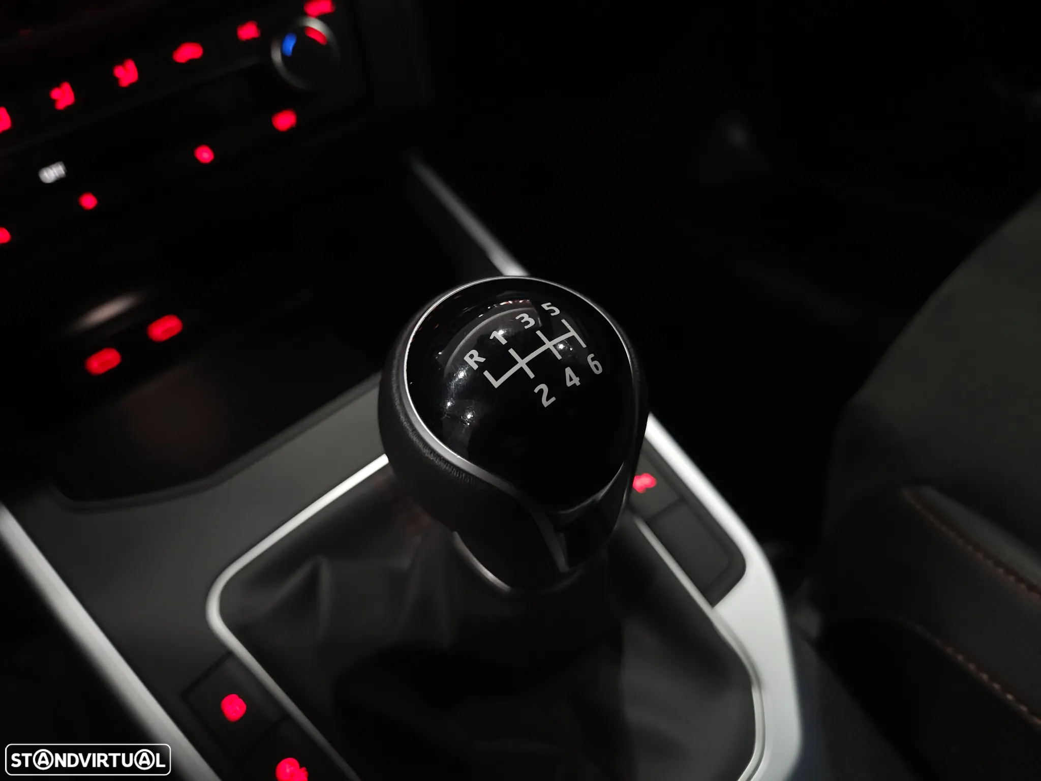 SEAT Arona 1.0 TSI FR - 12