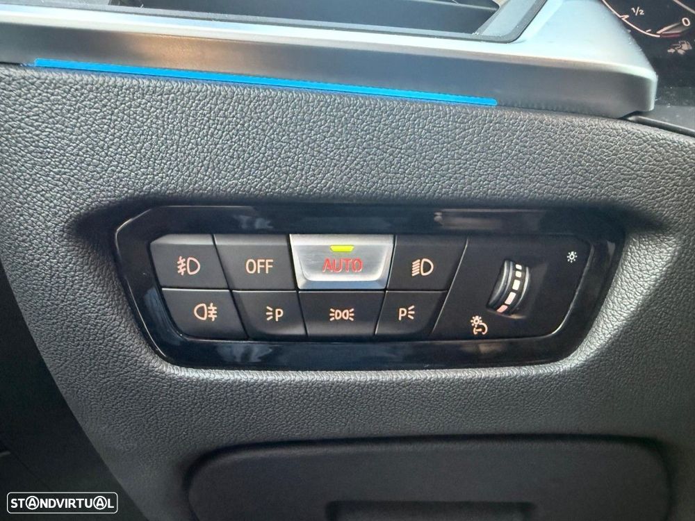 BMW 330 e Touring Pack M Auto - 31