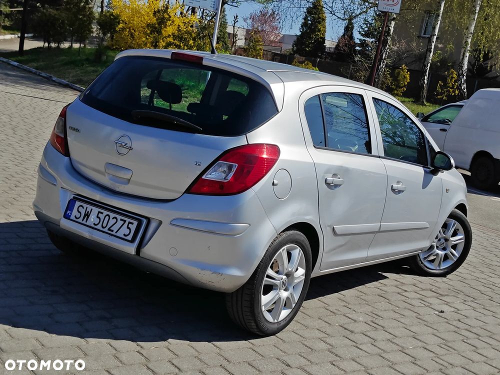 Opel Corsa 1.2 16V Cosmo - 5