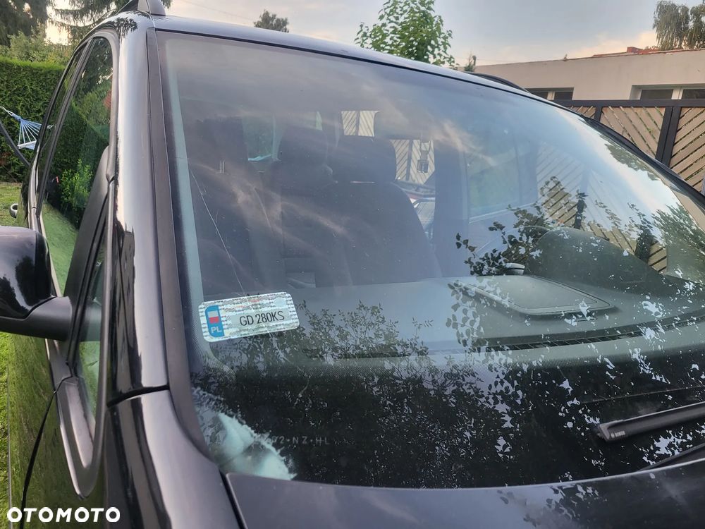 Volkswagen Touran - 12