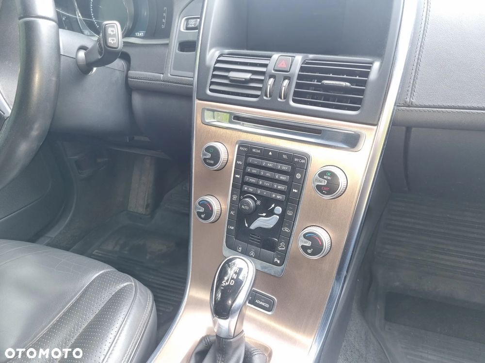 Volvo XC 60 D5 AWD Summum - 19