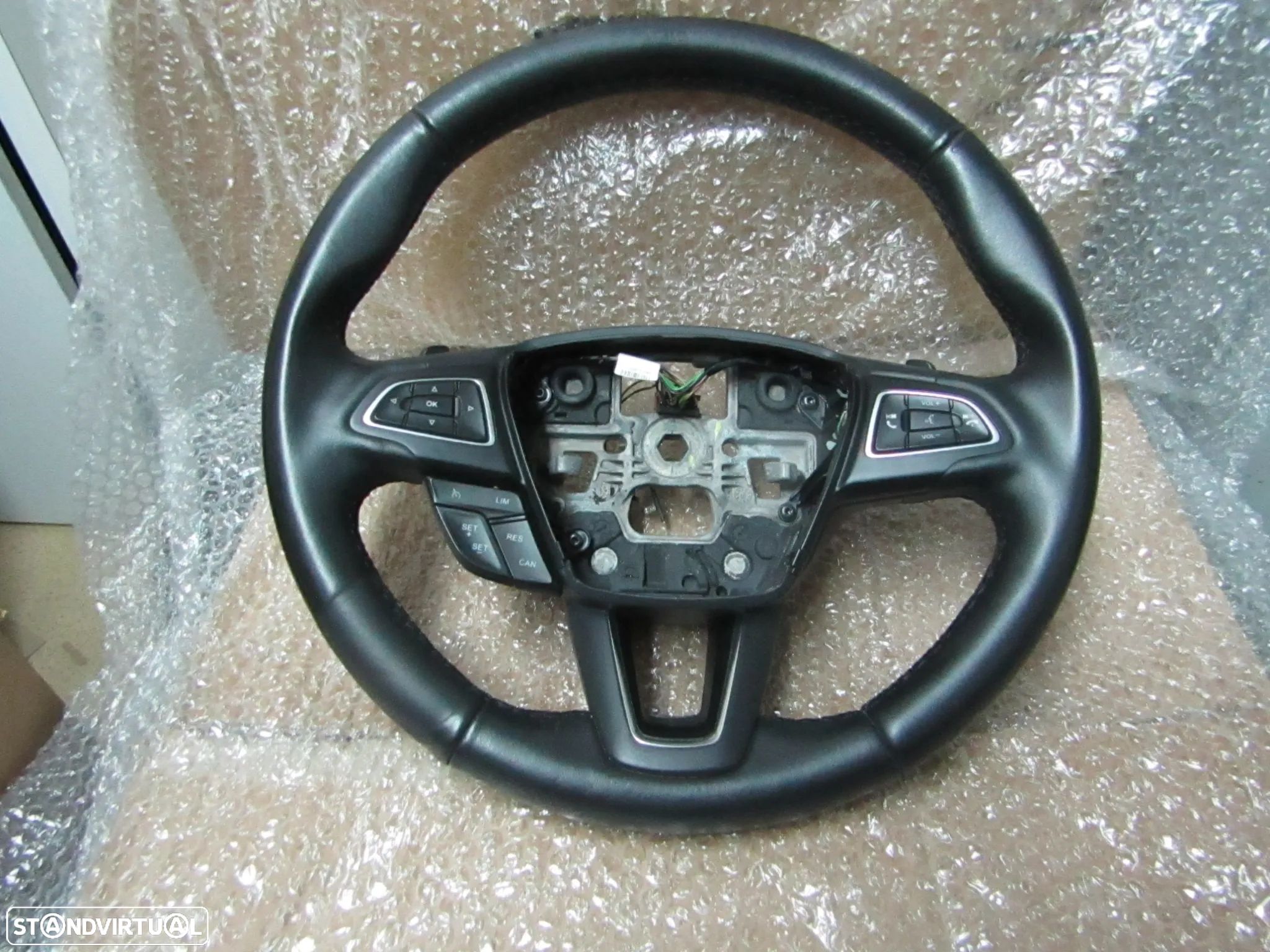 Volante Ford Focus ano 2016 em pele c/comandos (ver descrição) - 1