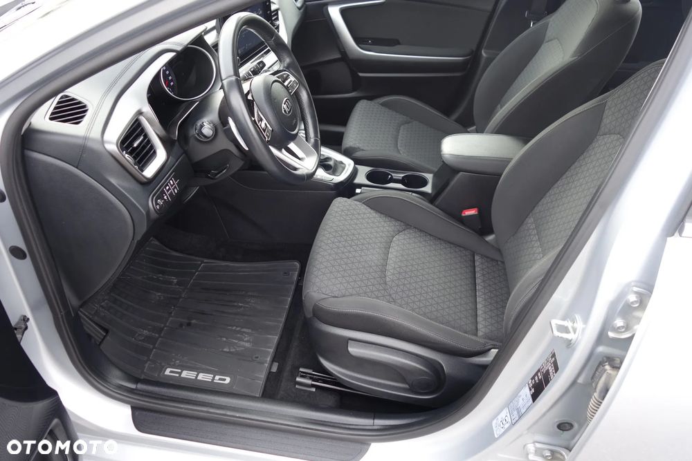 Kia Ceed 1.5 T-GDI M DCT - 14