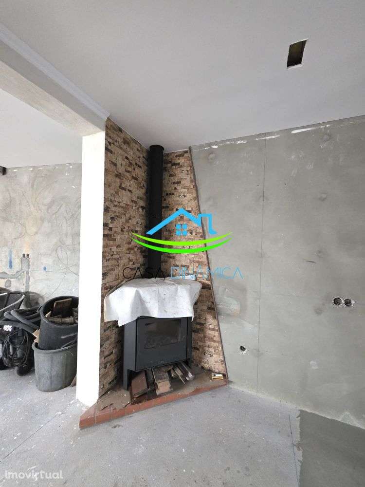 Moradia T2+2 Totalmente Renovada em Alhadas – Figueira da Foz - Grande imagem: 4/46