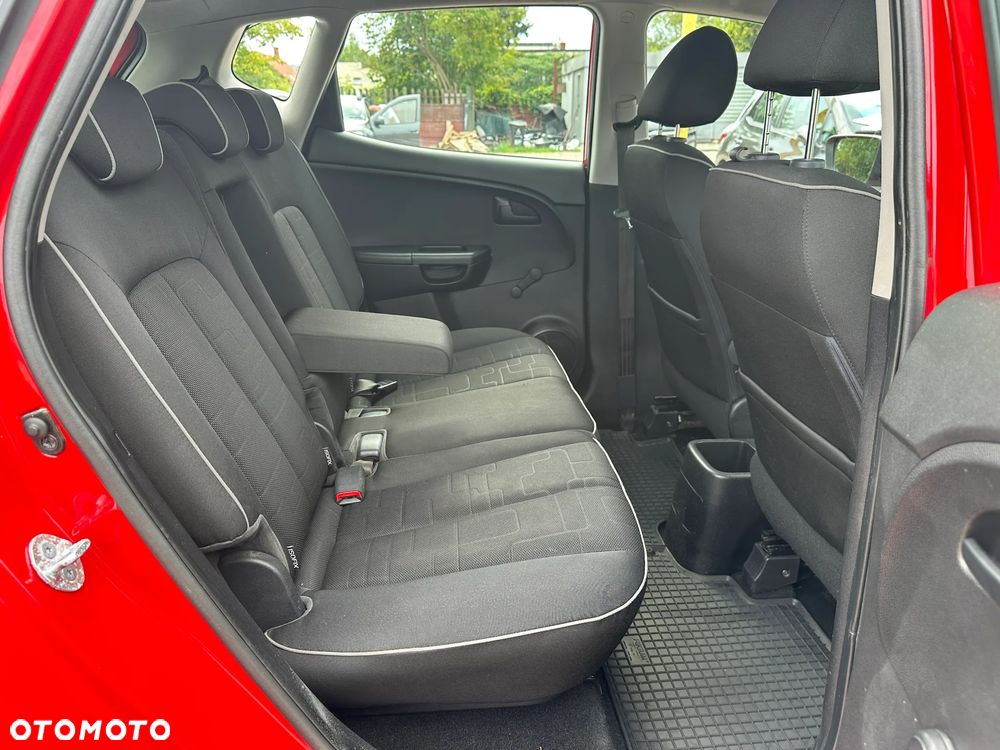 Kia Venga - 26